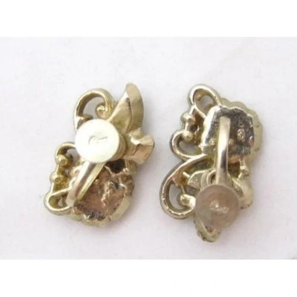 Vintage Designer Signed Older Coro Red & Black Glass Flowers SB Earrings - Picture 2 of 5